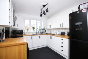 Kitchen- click for photo gallery